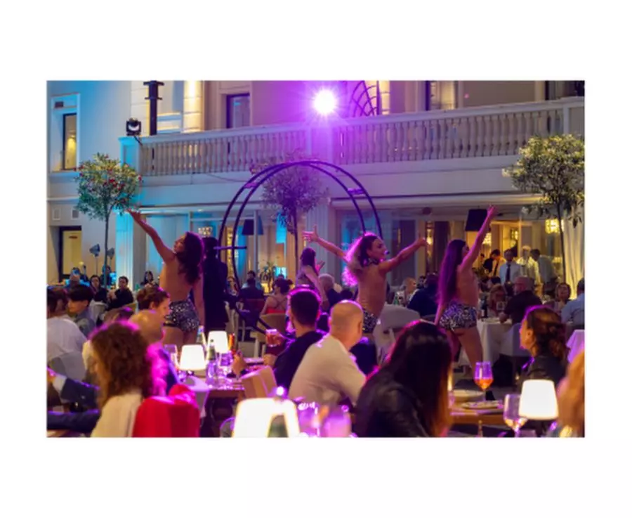 Crazy in Love a Palazzo Doglio torna il dinner show
