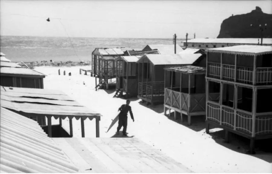 "Poetto Vintage": La Storia della Spiaggia dei Centomila in una Serata Speciale