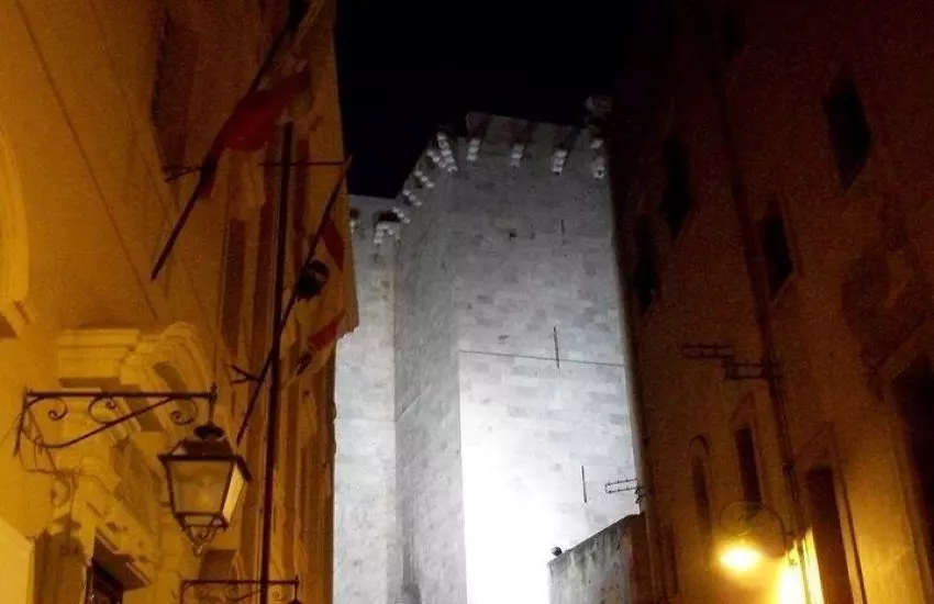 Visita Guidata a Cagliari: Alla Scoperta di Fantasmi e Leggende di Castello